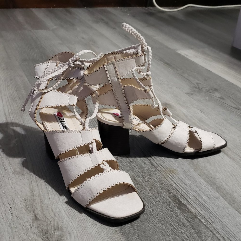 NWOT 2 Lips Too Lace up gladiator heeled open toe dress ankle sandals.